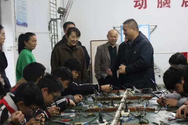 常德新德才職業(yè)學(xué)校,常德新德才,常德招生就業(yè),電子商務(wù)專(zhuān)業(yè)學(xué)校,專(zhuān)業(yè)學(xué)校報(bào)考哪里好 常德新德才職業(yè)學(xué)校,常德新德才,常德招生就業(yè),電子商務(wù)專(zhuān)業(yè)學(xué)校,專(zhuān)業(yè)學(xué)校報(bào)考哪里好